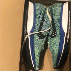 Brand new nike flyknit racer. Men’s size 5